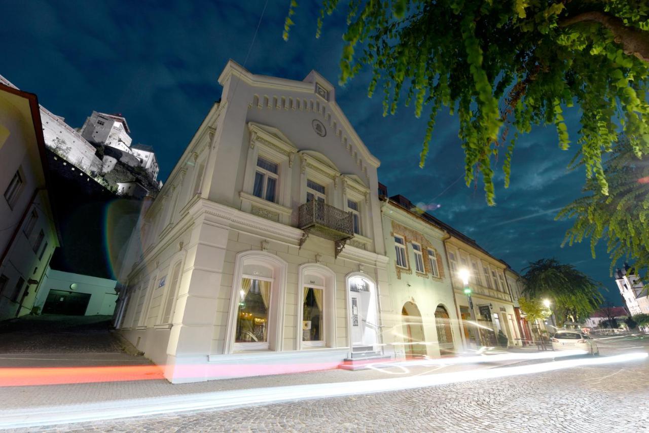 Apartman S Atriom V Historickom Centre Trenčín Eksteriør bilde